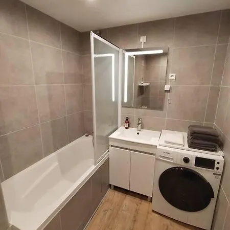 Agreable Bord De Mer, Parking קאלה